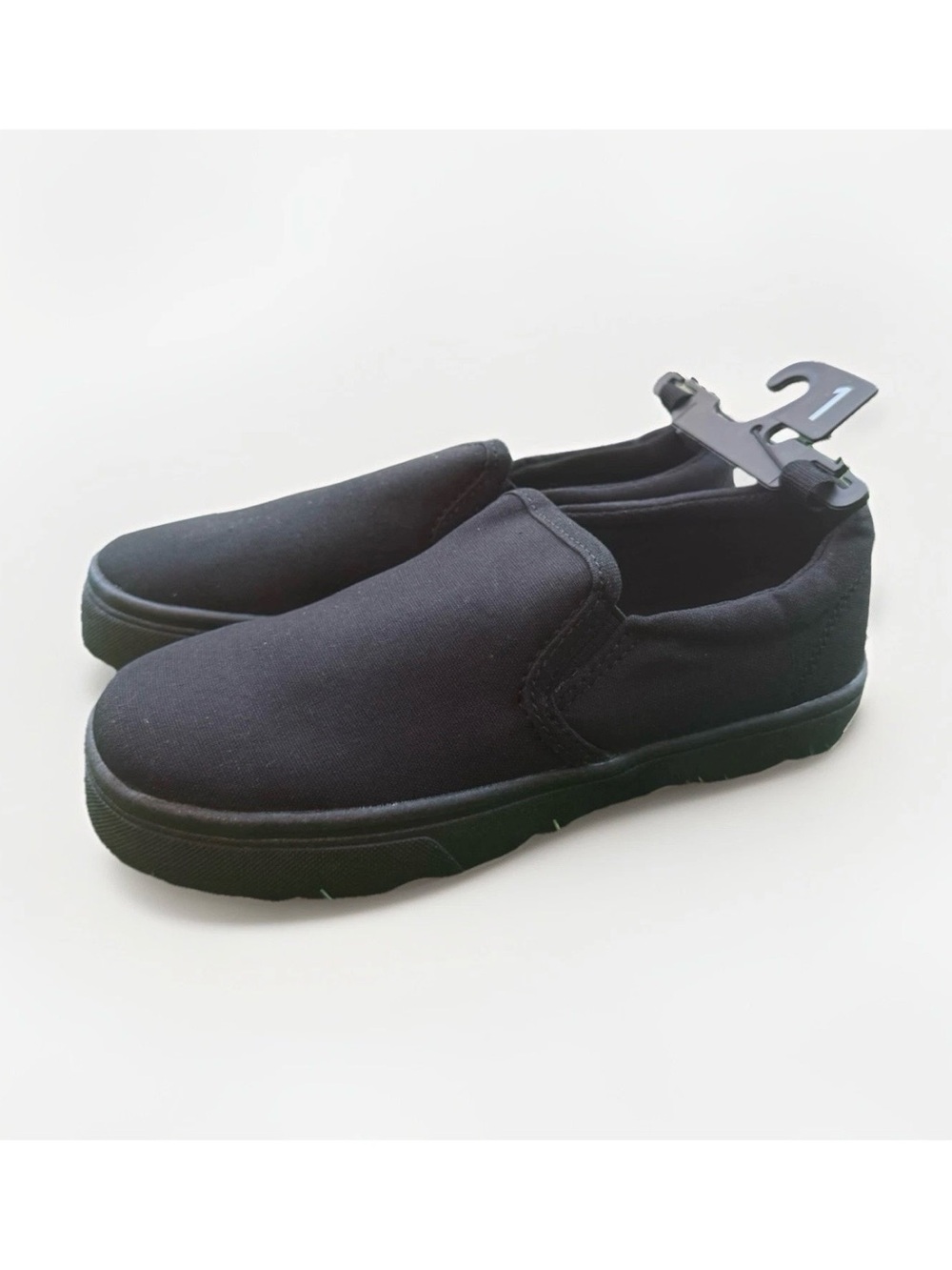 wonder nation Kids’ Size 1Y Black Slip-On Sneakers Memory Foam NEW - Picture 3 of 8